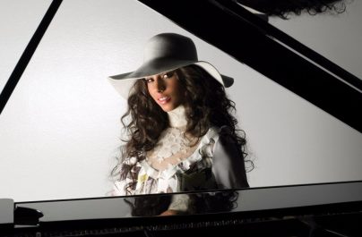 Η Alicia Keys προσφέρει το ακυκλοφόρητο τραγούδι «When You Were Gone»