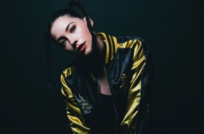 «White Flag»: Η Bishop Briggs δεν υποχωρεί ποτέ