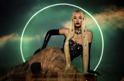 Η Iggy Azalea βρίσκει το σωτήρα της στο video clip του «Savior»
