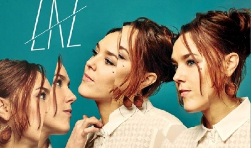Η Zaz επιστρέφει με το νέο της album Effet Miroir, μια συλλογή νέων τραγουδιών με στοιχεία chanson, pop, salsa, rock και ήχων της Νότιας Αμερικής.