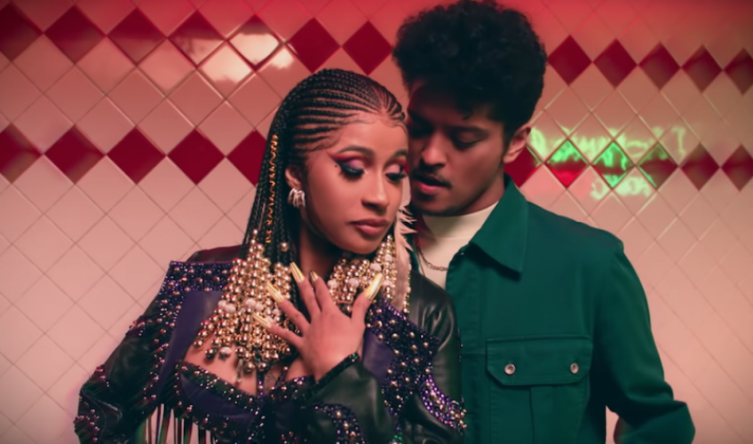 Το Please Me είναι η πρώτη κυκλοφορία της Cardi B το 2019, μετά από μία χρονιά τεράστιας επιτυχίας με το album της Invasion Of Privacy.