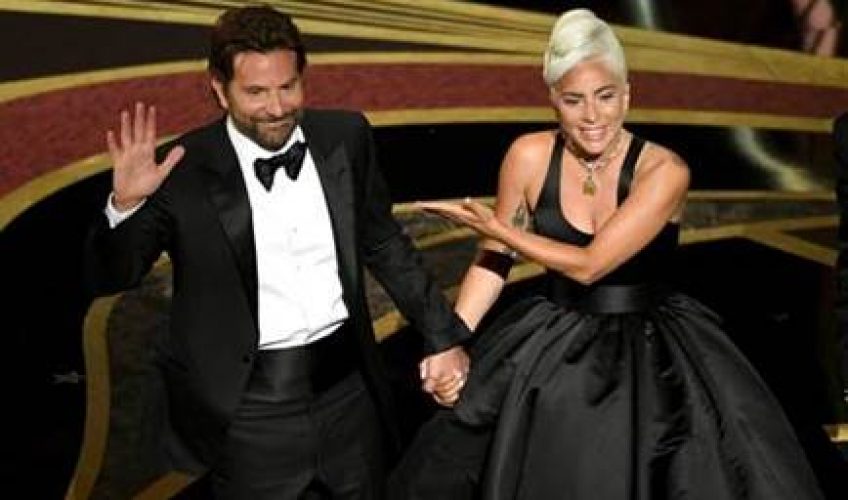 Το “Shallow” των Lady Gaga & Bradley Cooper βραβεύτηκε με το Oscar Καλύτερου Τραγουδιού στα φετινά Academy Awards.